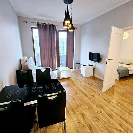 First -- Green Zoliborz Apartment 4 Varşovia Exterior foto