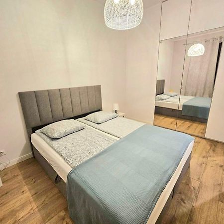 First -- Green Zoliborz Apartment 4 Varşovia Exterior foto